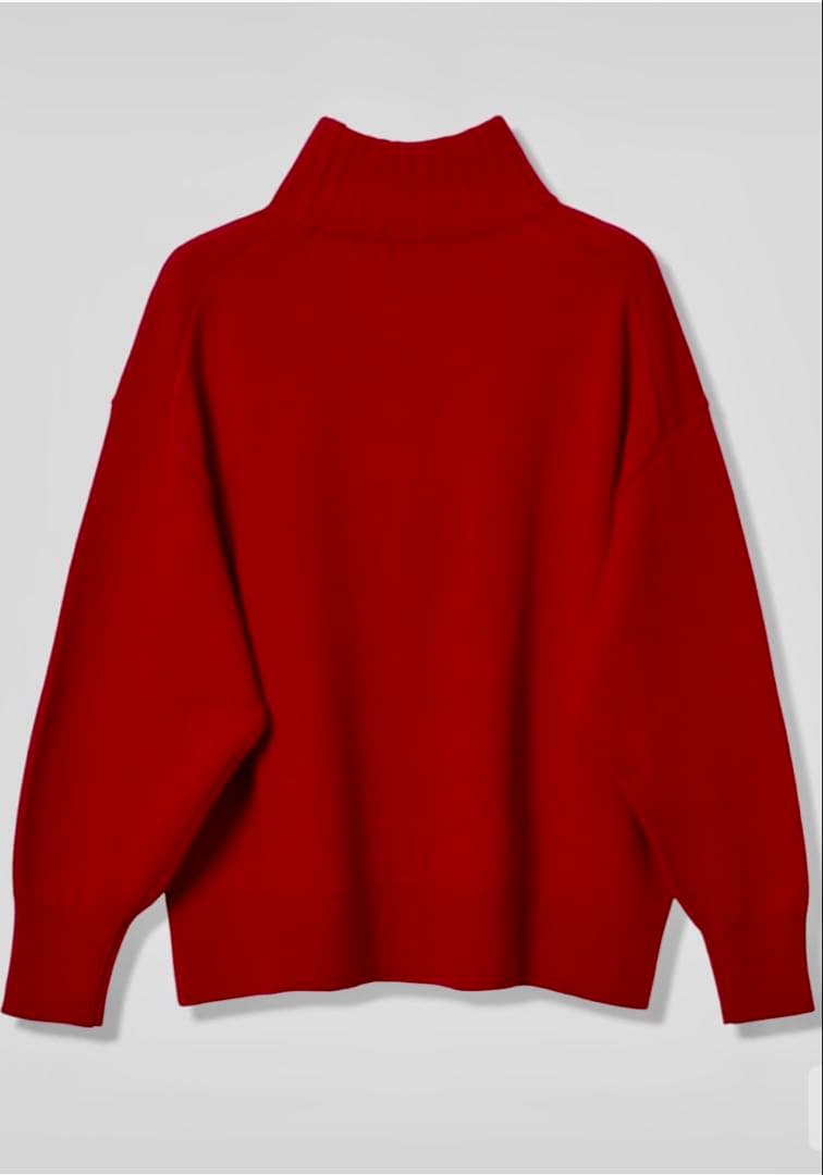 オーバーサイズ 赤 タートルネック ニット