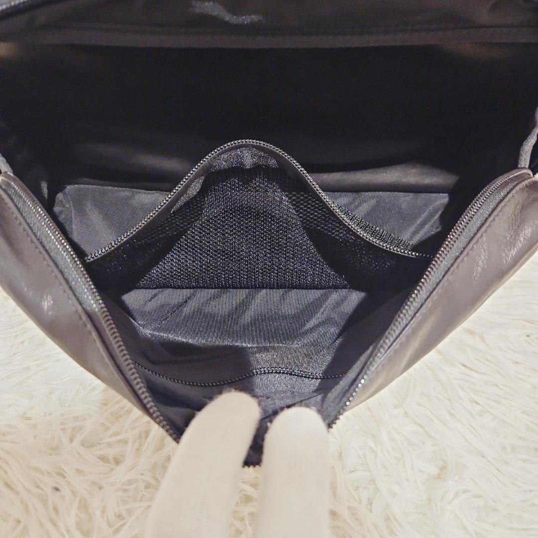 美品 アルティザン&アーティスト 本革 力メラバッグ GCAM-1000 日本製