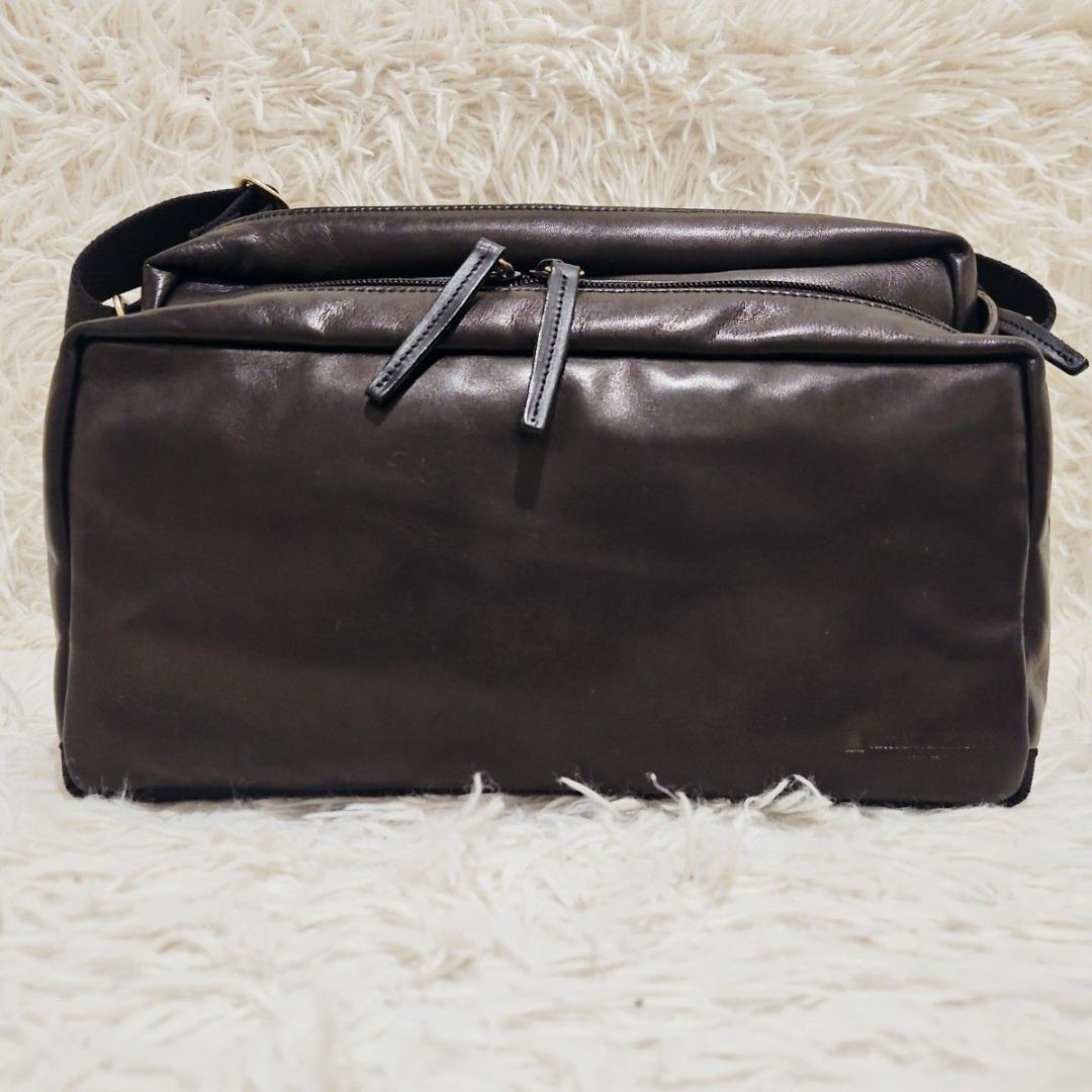 美品 アルティザン&アーティスト 本革 力メラバッグ GCAM-1000 日本製