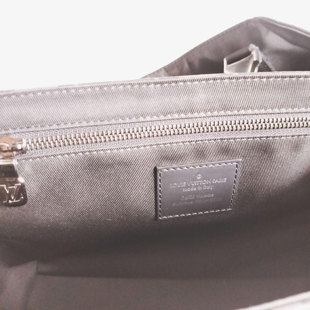 ルイヴィトン エクリプス メッセンジャーヴォワヤージュPM