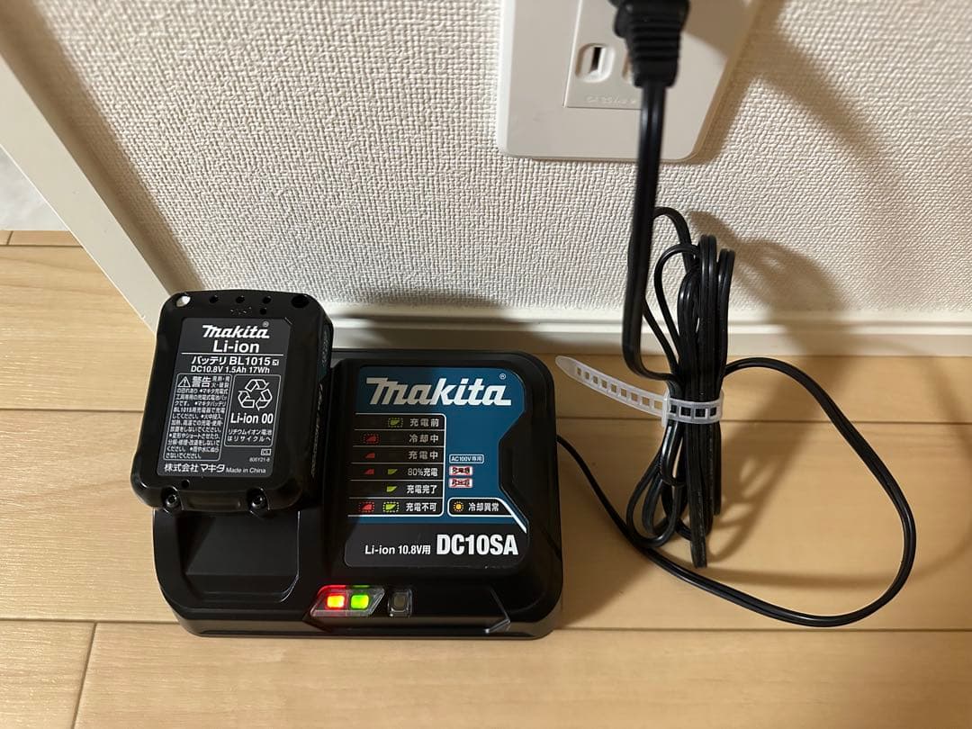 makita マキタ 充電式クリーナー CL107FD