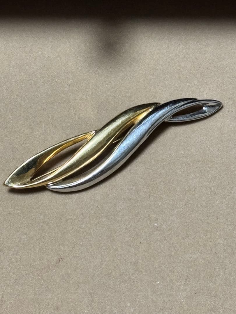 う*ん様 K18/Pt900コンビ　デザインブローチ