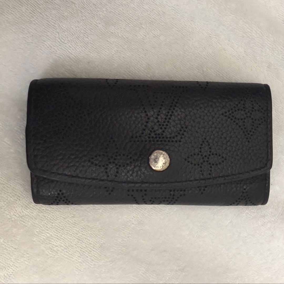 r　ルイヴィトン キーケース モノグラムマヒナ ノワール レザー ブラック