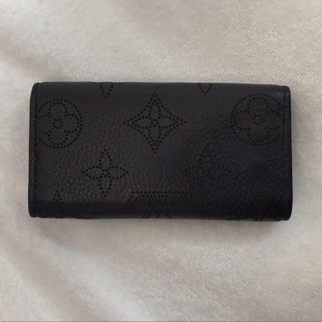 r　ルイヴィトン キーケース モノグラムマヒナ ノワール レザー ブラック