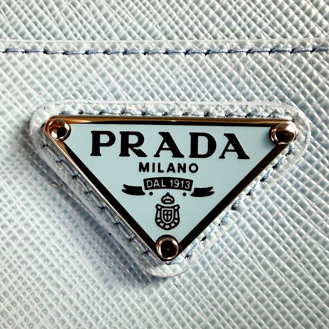 新品 未使用 PRADA プラダ iPhoneケース 15 Pro ロゴ 箱あり