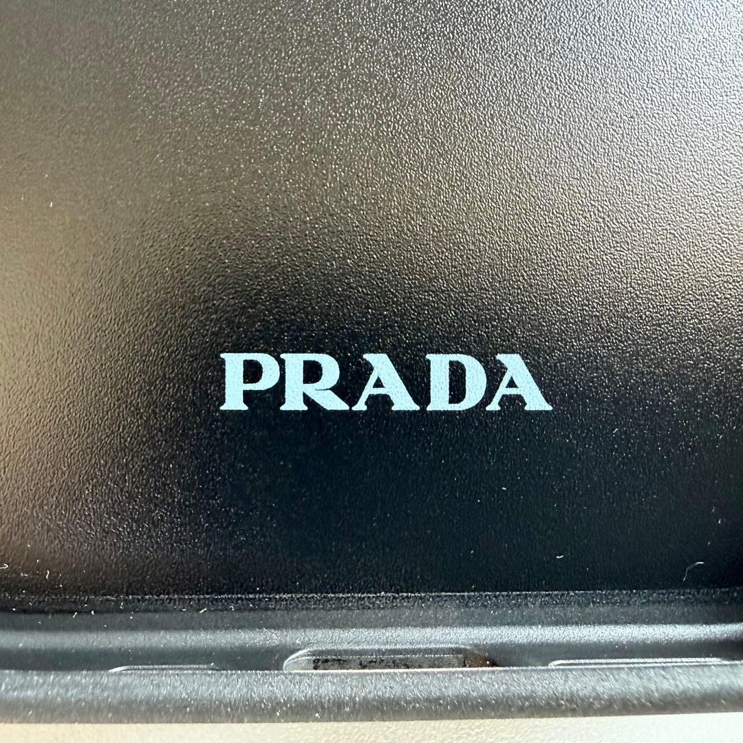新品 未使用 PRADA プラダ iPhoneケース 15 Pro ロゴ 箱あり