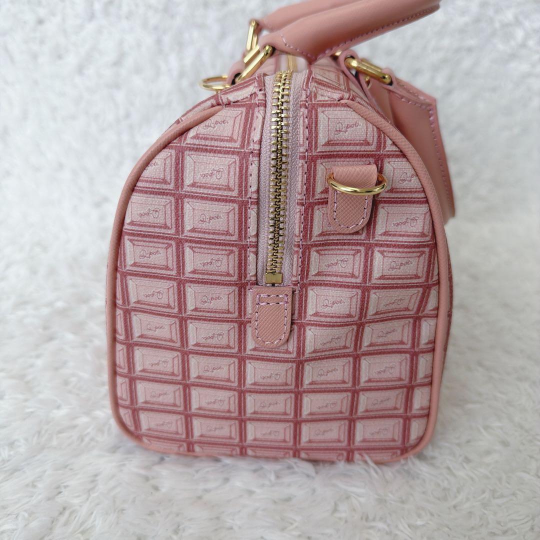 ねこ様 新品 Q-pot. ストロベリーチョコレート ミニ ボストンバッグ