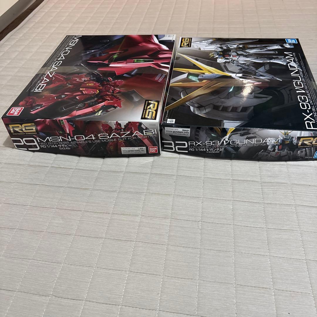 RG MSN-04 SAZABI & RX-93 V GUNDAM セット
