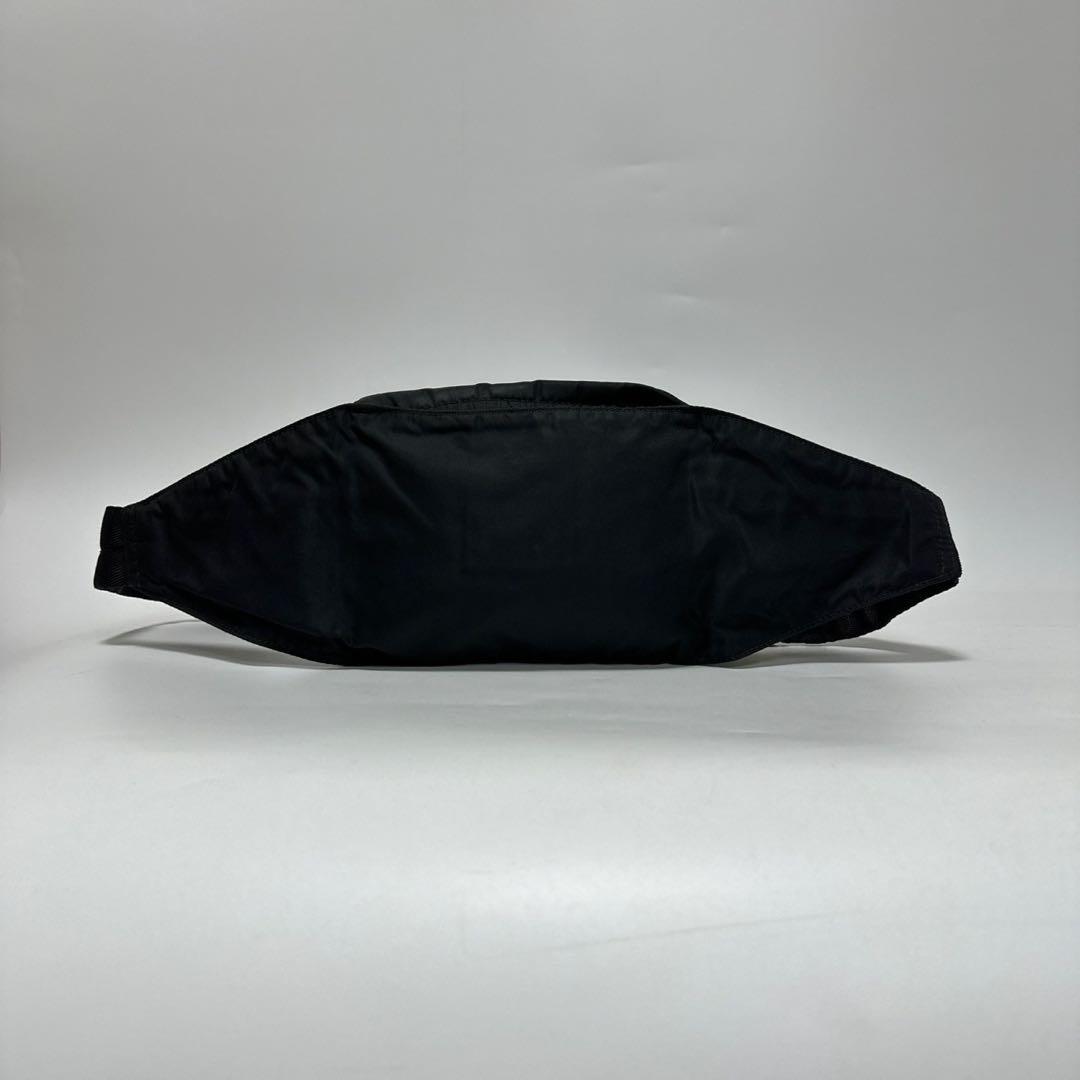 t50【美品】プラダ　三角ロゴ　ナイロン　ブラック　ウエストポーチ　ショルダー.