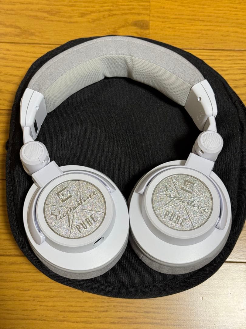 ヘッドホン Signature PURE WHITE ULT-SIG-PURE-WHT