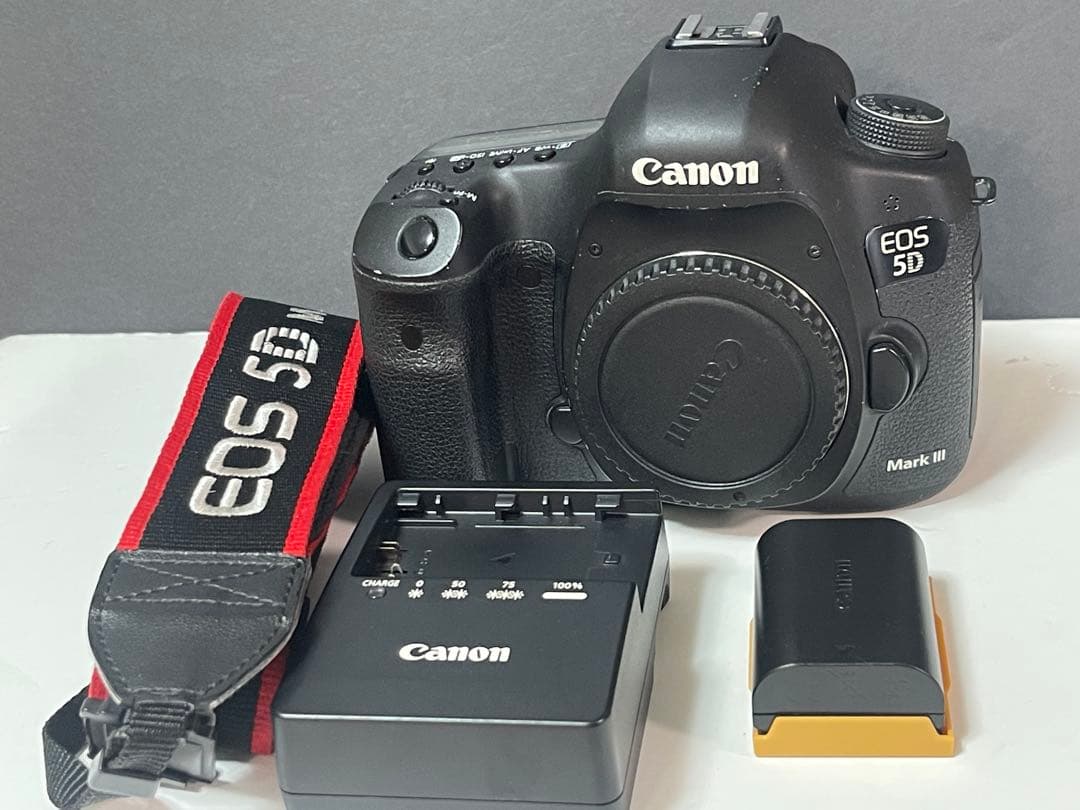 Canon EOS5D Mark IIIフルサイズ入門に最適・付属品あり・箱なし