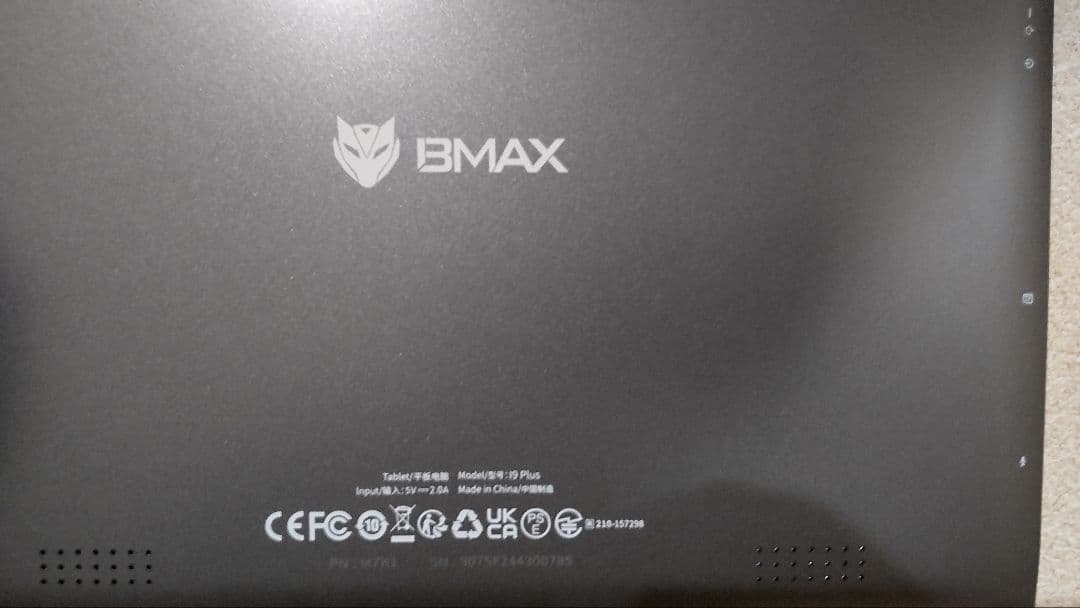 【タブレット】BMAX i9 Plus（ケース+Bluetoothキーボード付）
