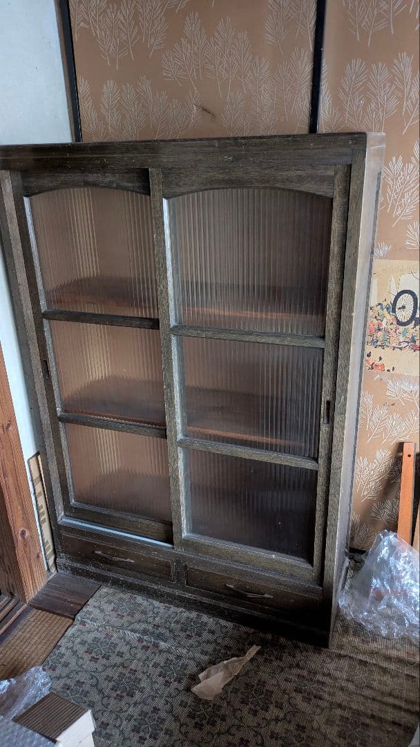 木製 ガラス扉付きキャビネット