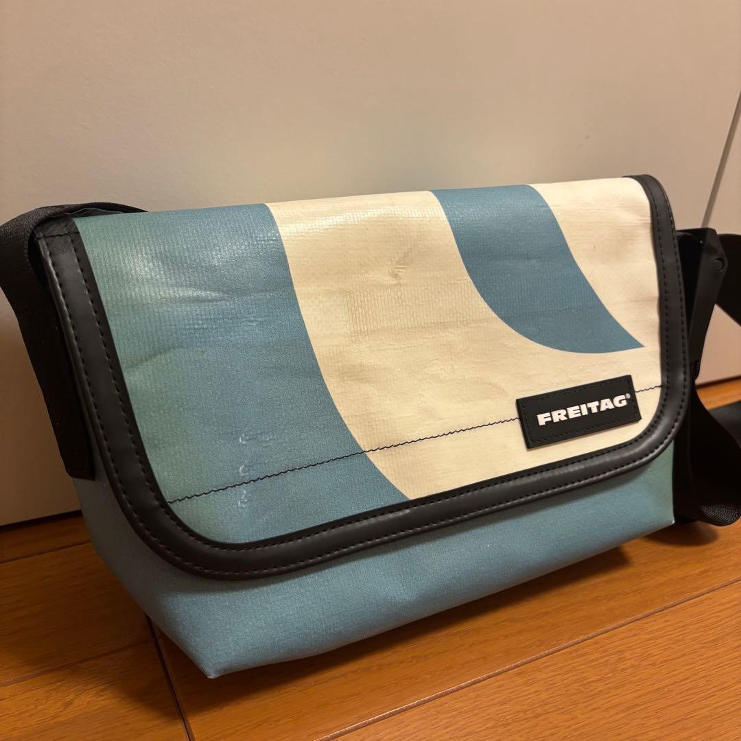 【ほぼ未使用】FREITAG ショルダーバッグ 青/白