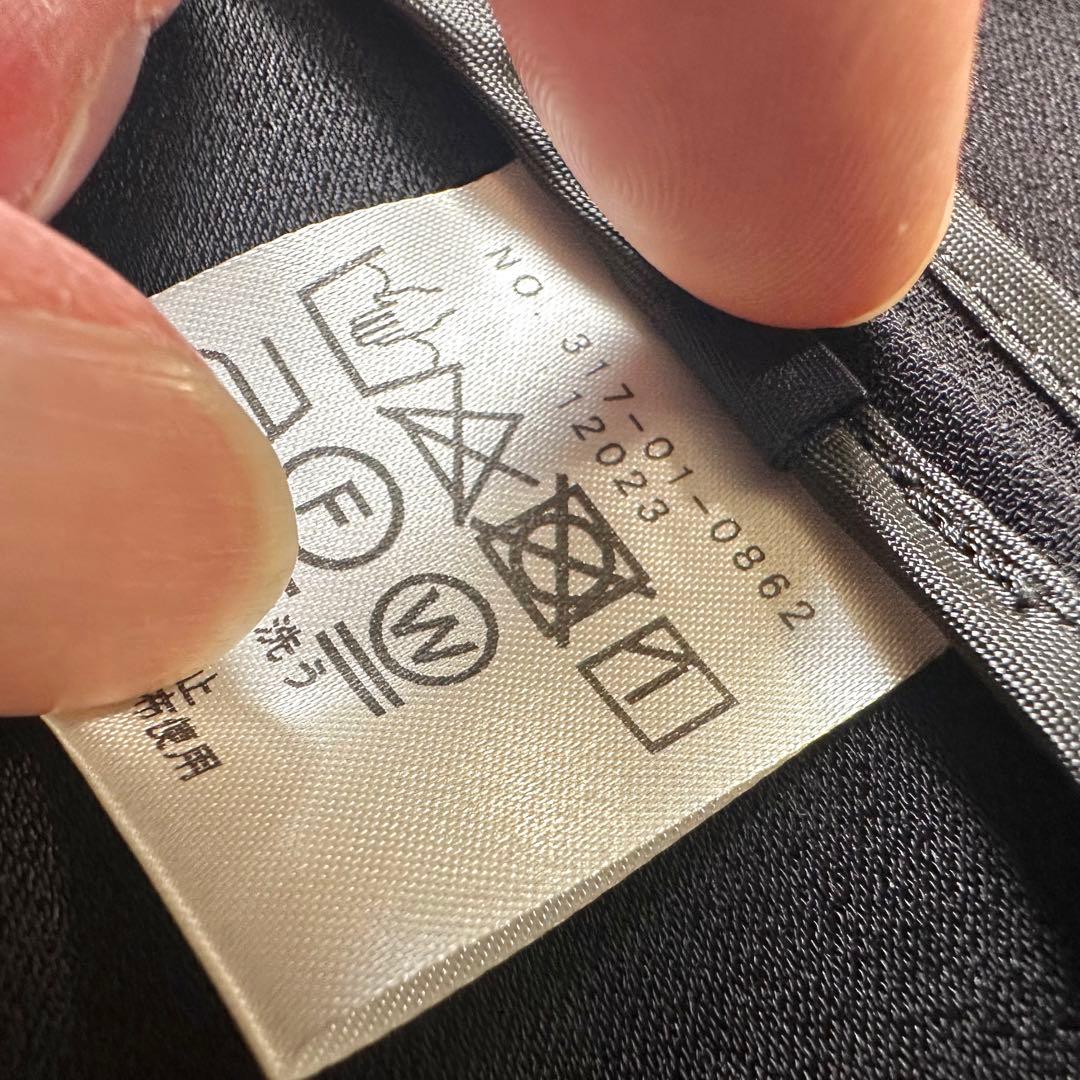 【美品】SHIPS ノーラペルセットアップ スーツ イージー素材 ブラック