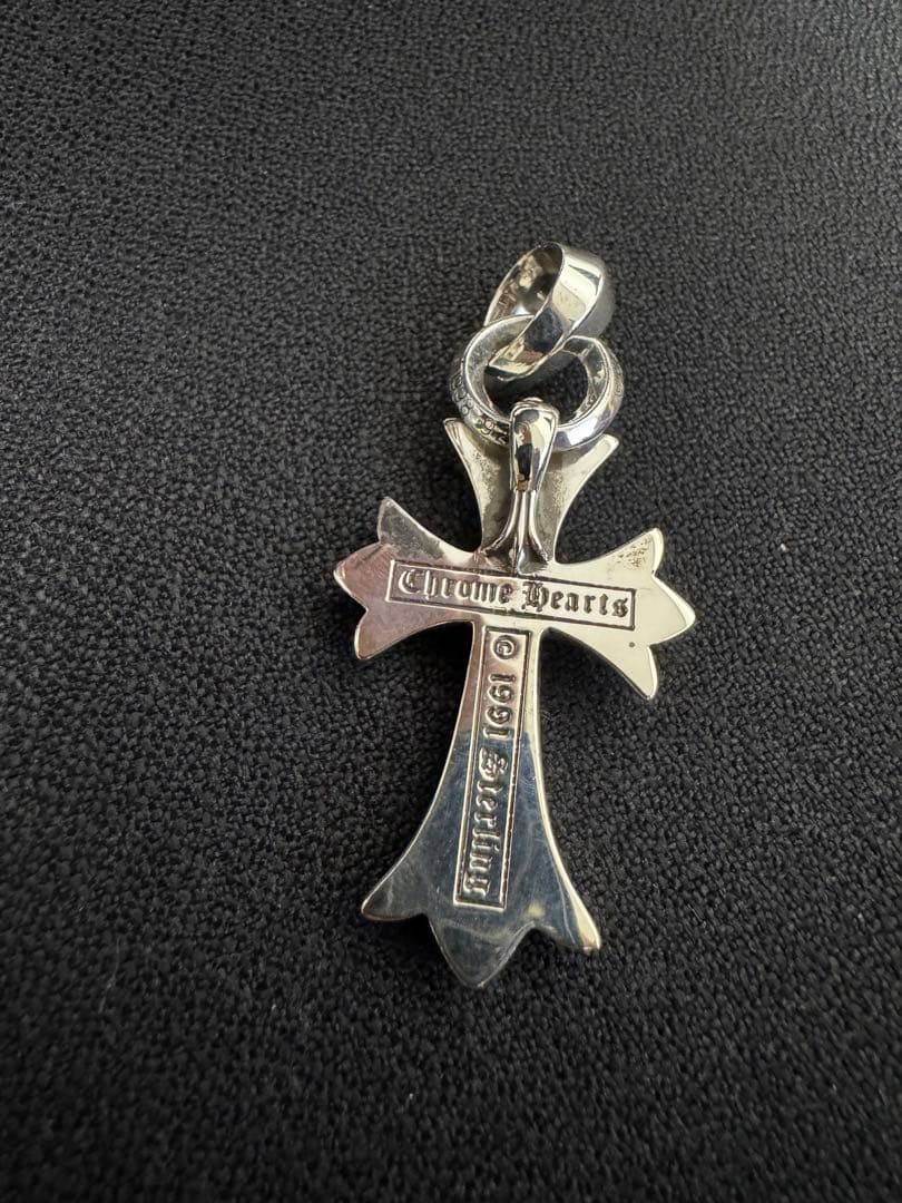 Kon　CHクロスペンダントスモール with ベイル