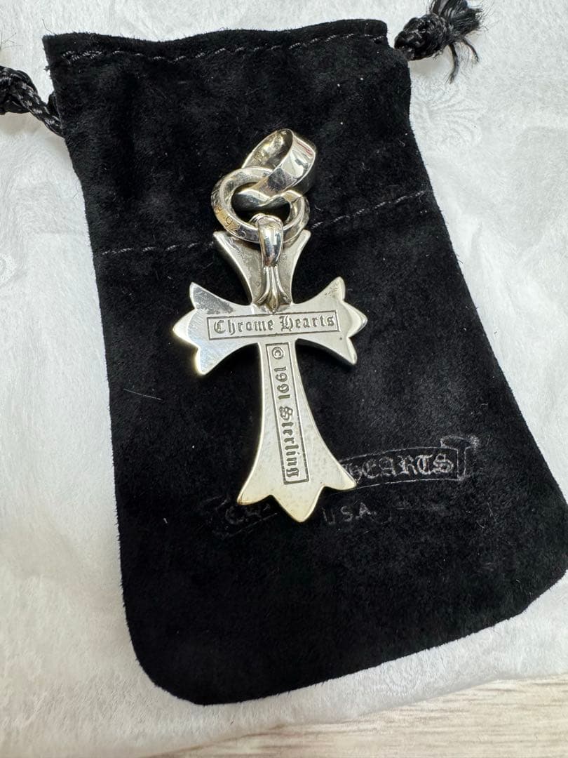 Kon　CHクロスペンダントスモール with ベイル