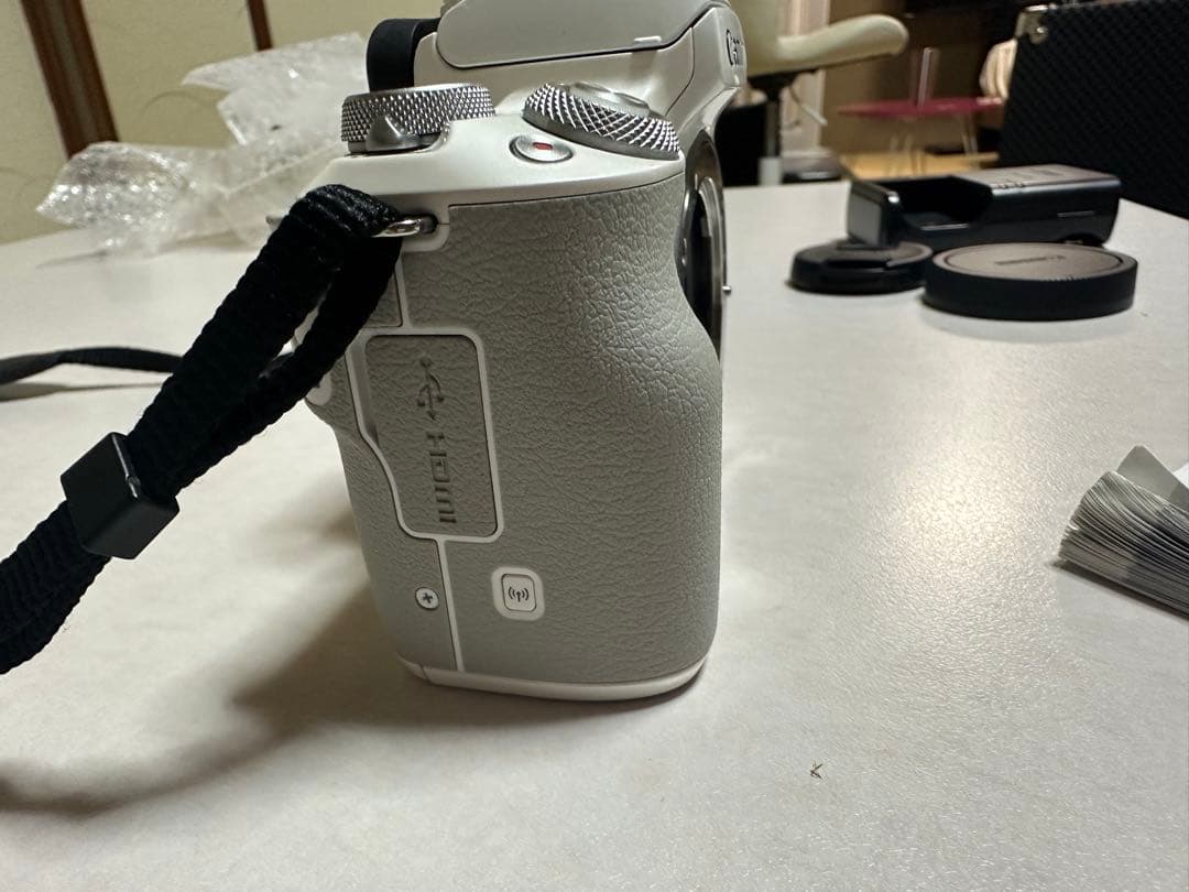 canonEOSkissM 本体レンズ2本付き