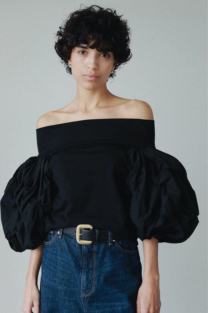 【未使用】HER. オフショルダーボリュームスリーブカットトップス black