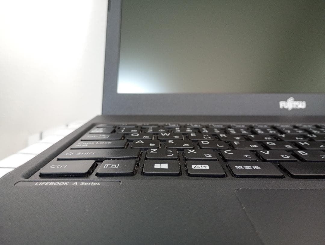 ◎新品SSD　intel 第8世代 Core i3／富士通／Win11 pro