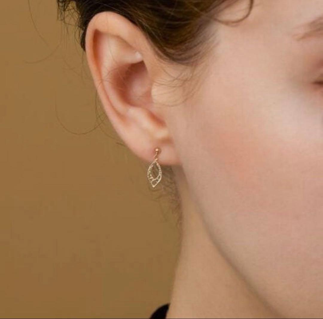 agete アガット K10 ピアス （透かしの葉）