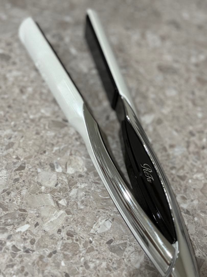 リファ　ReFa ストレートヘアアイロン ホワイト/ブラック