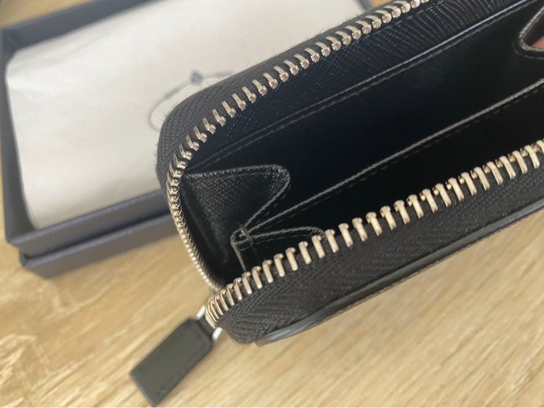 PRADA プラダ ヴィッテロダイノレザー ケース ブラック