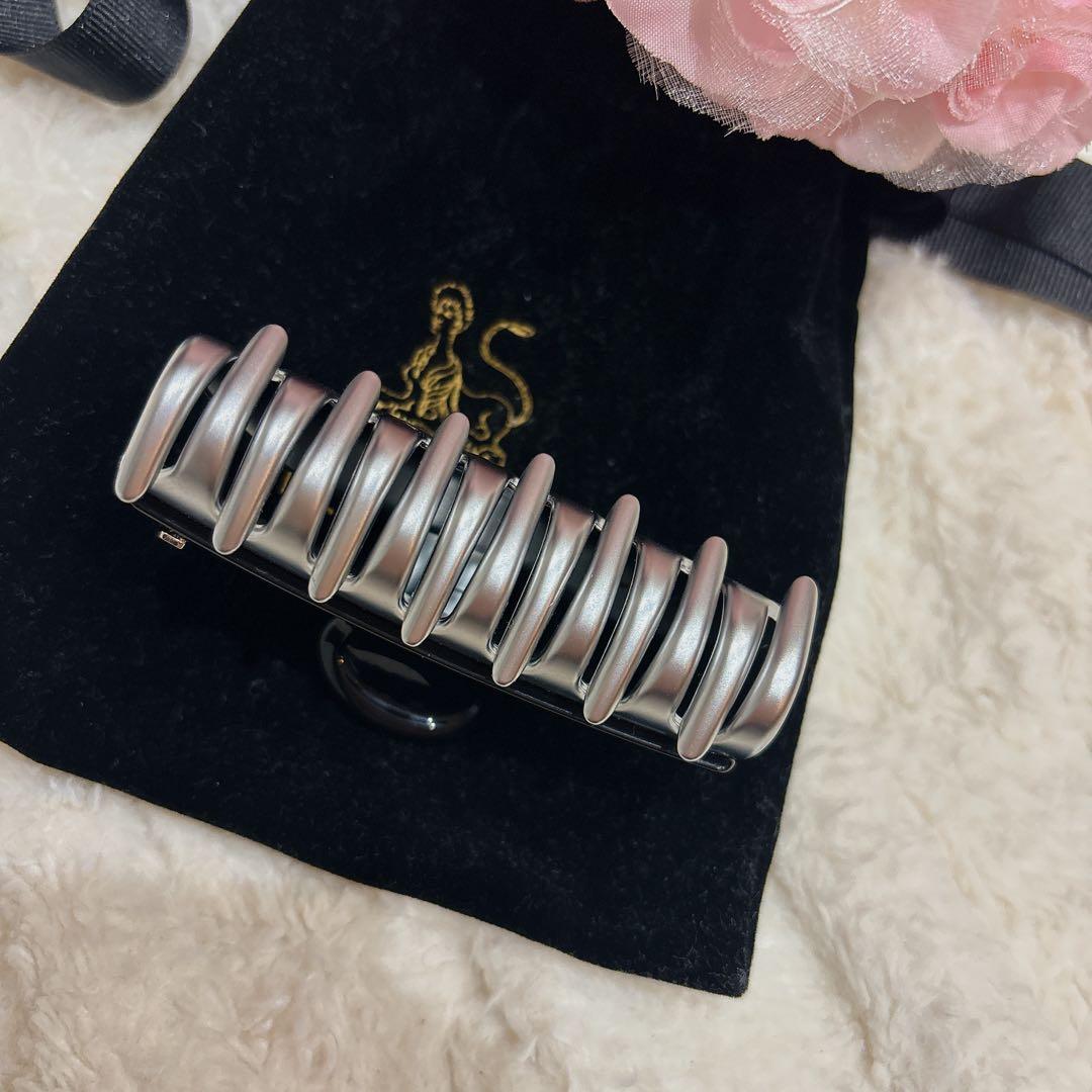 アレクサンドル ドゥ パリ　ヴァンドームクリップM 黒 シルバー