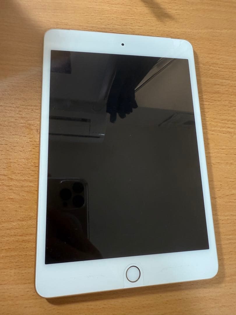 Apple iPad mini Wi-Fi+Cellular第4世代