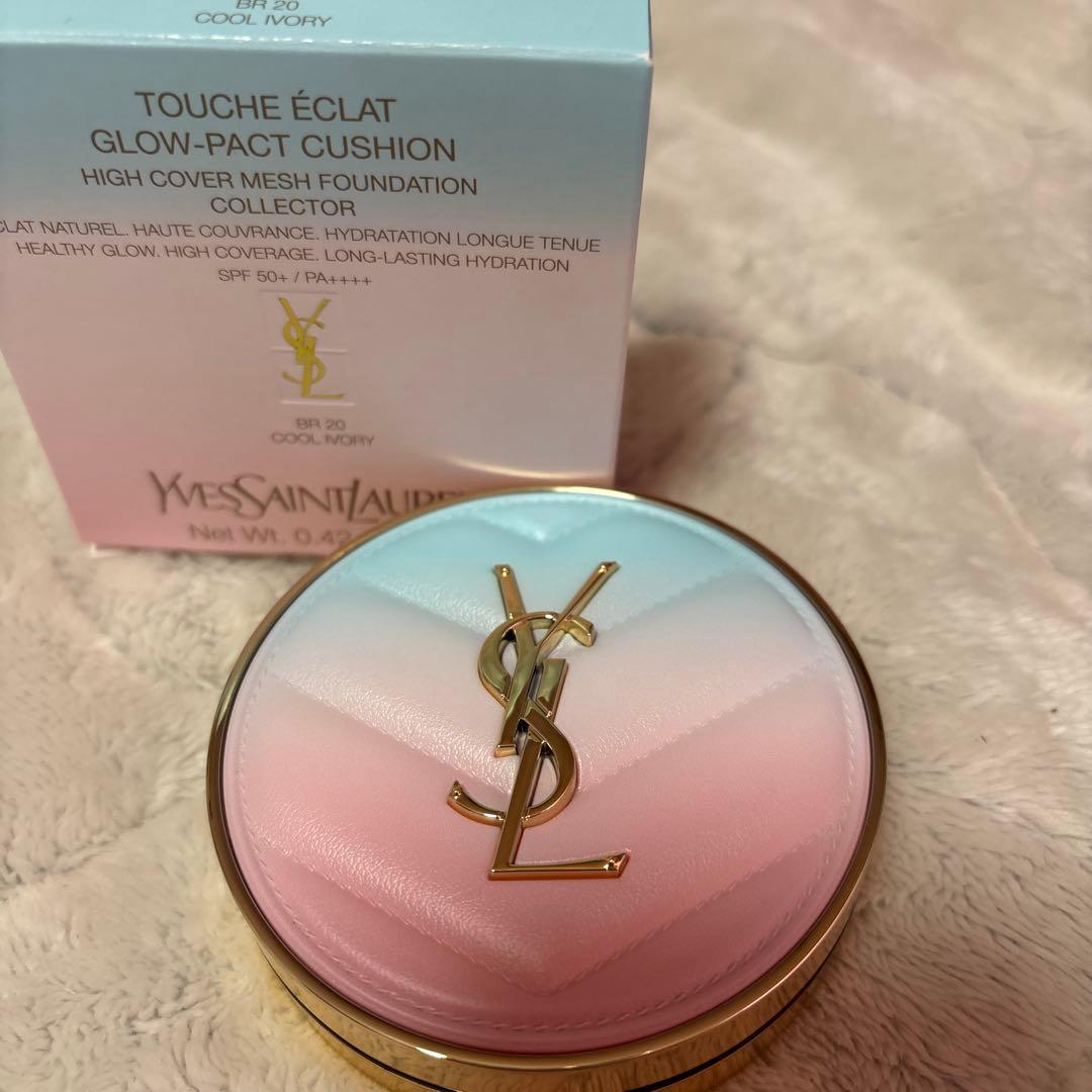 イヴサンローランTouche Éclat Glow-Pact Cushion