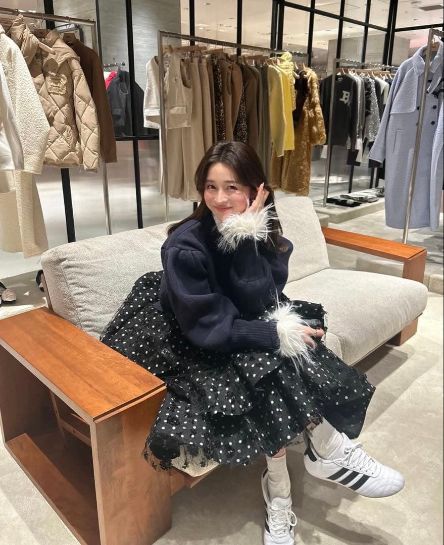 【新品未使用】Bibiy. パフスリーブファーニット ネイビー