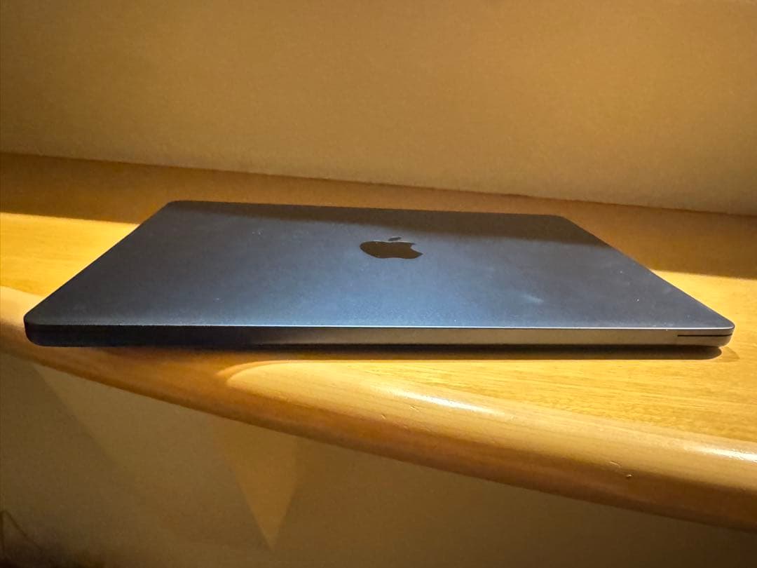 MacBook Air M2 メモリ 8gb