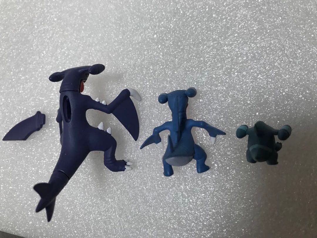 ガブリアスセット　立体ポケモン図鑑