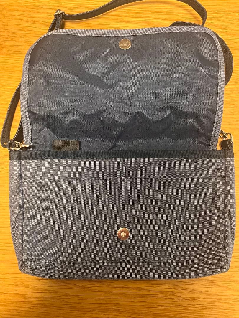 ファミリア　ショルダー　バッグ