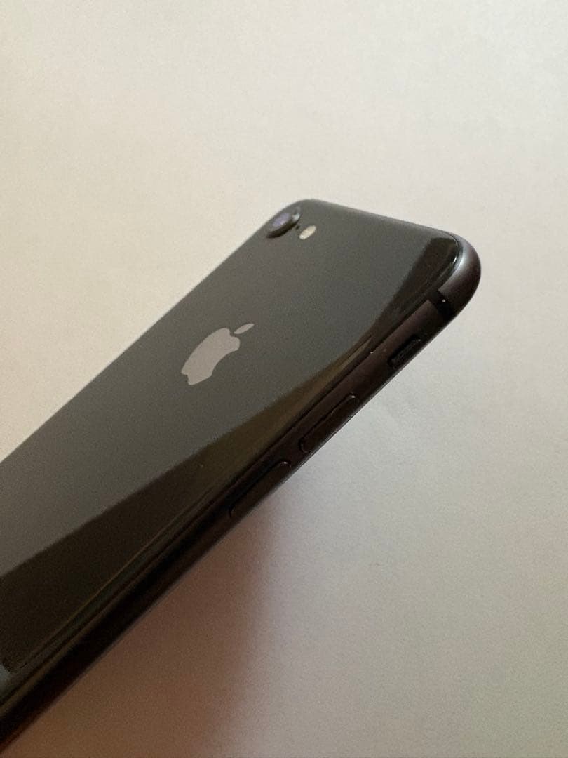 【美品】Apple iPhone 8 ブラック 本体(バッテリー74%)