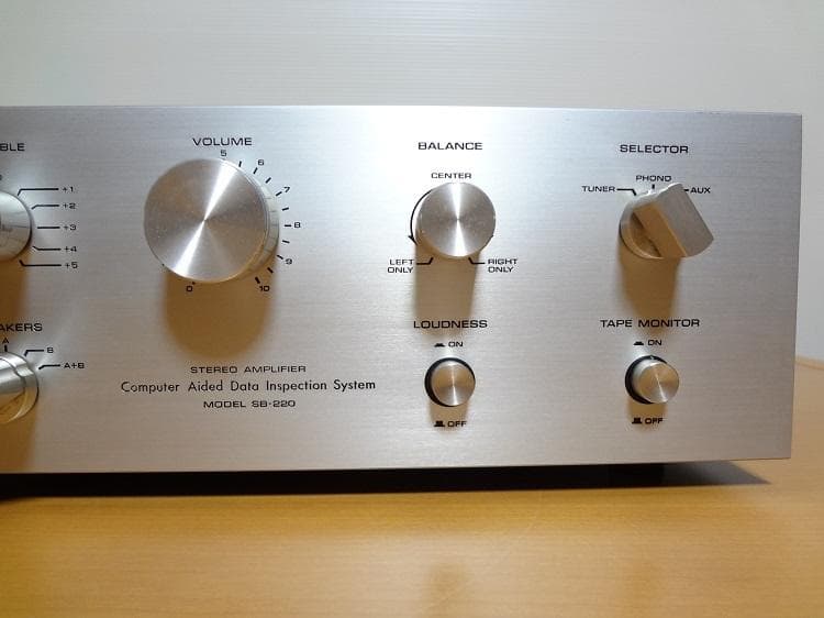 完動品Aurex SB-220 プリメインアンプ 1976年 全体的に綺麗です