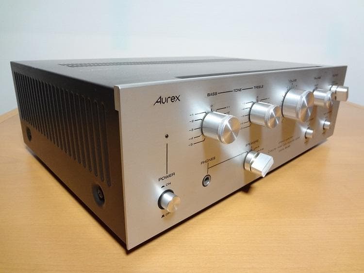 完動品Aurex SB-220 プリメインアンプ 1976年 全体的に綺麗です