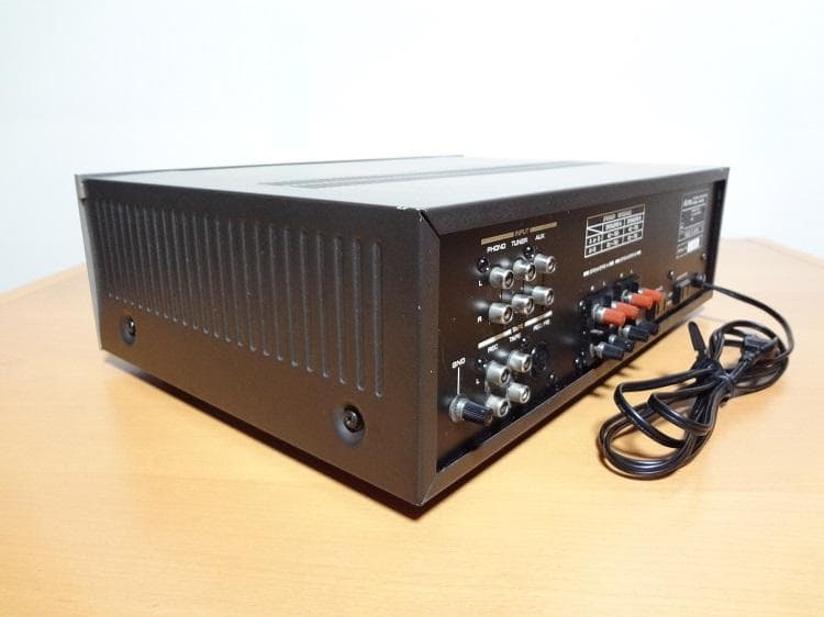 完動品Aurex SB-220 プリメインアンプ 1976年 全体的に綺麗です