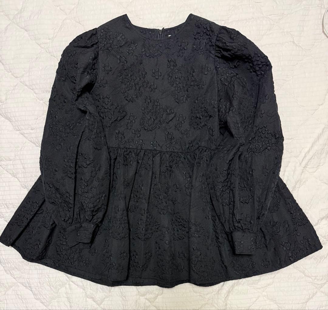 セールOHGA ブラックフリルブラウス フリーサイズ