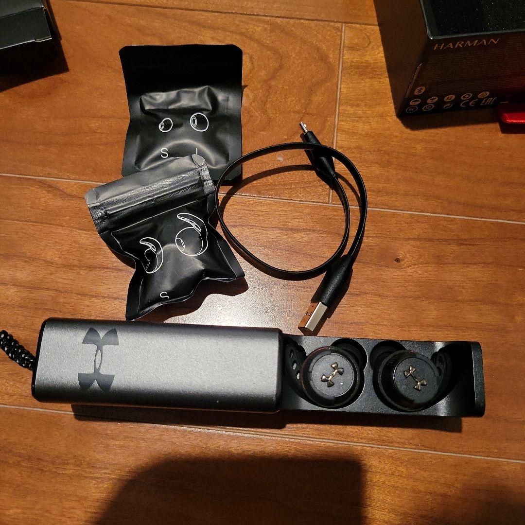 ヘッドホン UNDER ARMOUR UA SPORT WIRELESS FLASH