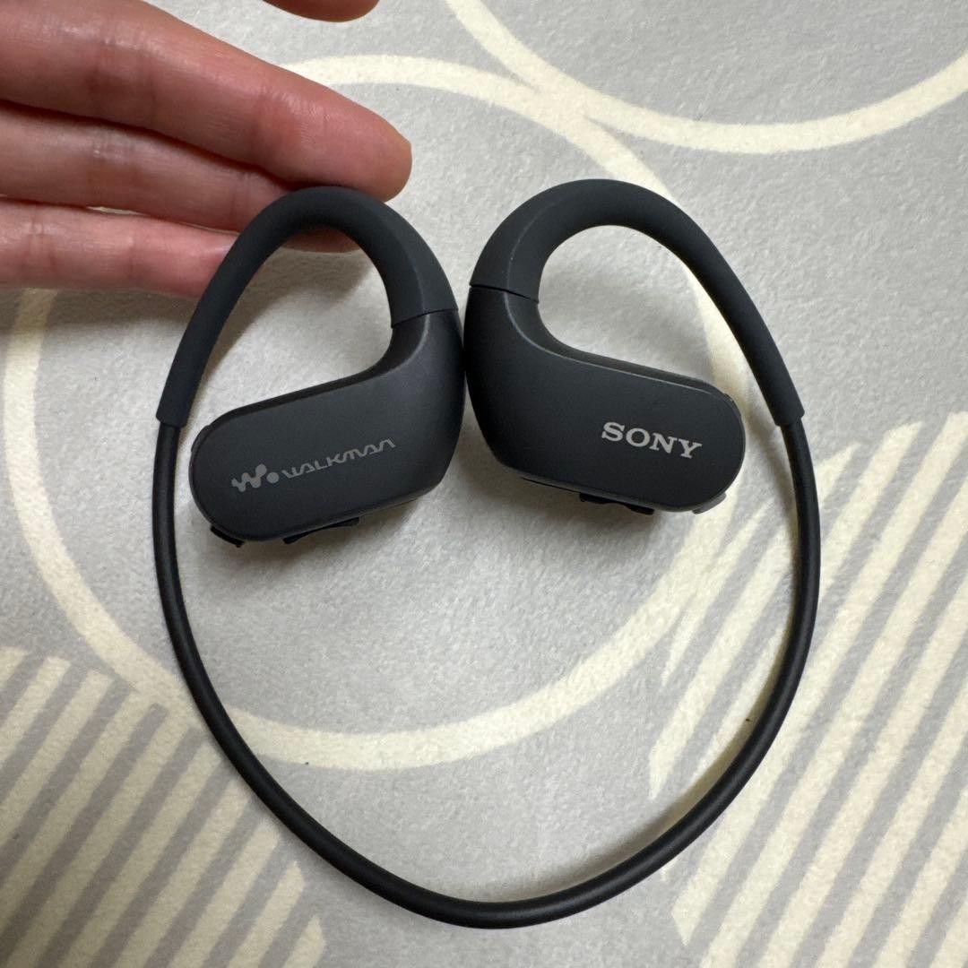 ソニー　ヘッドホン一体型ウォークマン ブラック NW-WS413 イヤホン