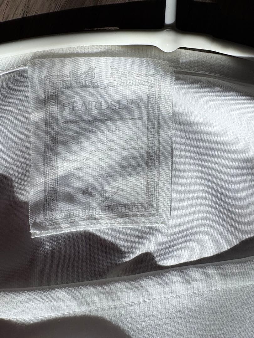 BEARDSLEY 裾レースブラウス　フラワーモチーフ