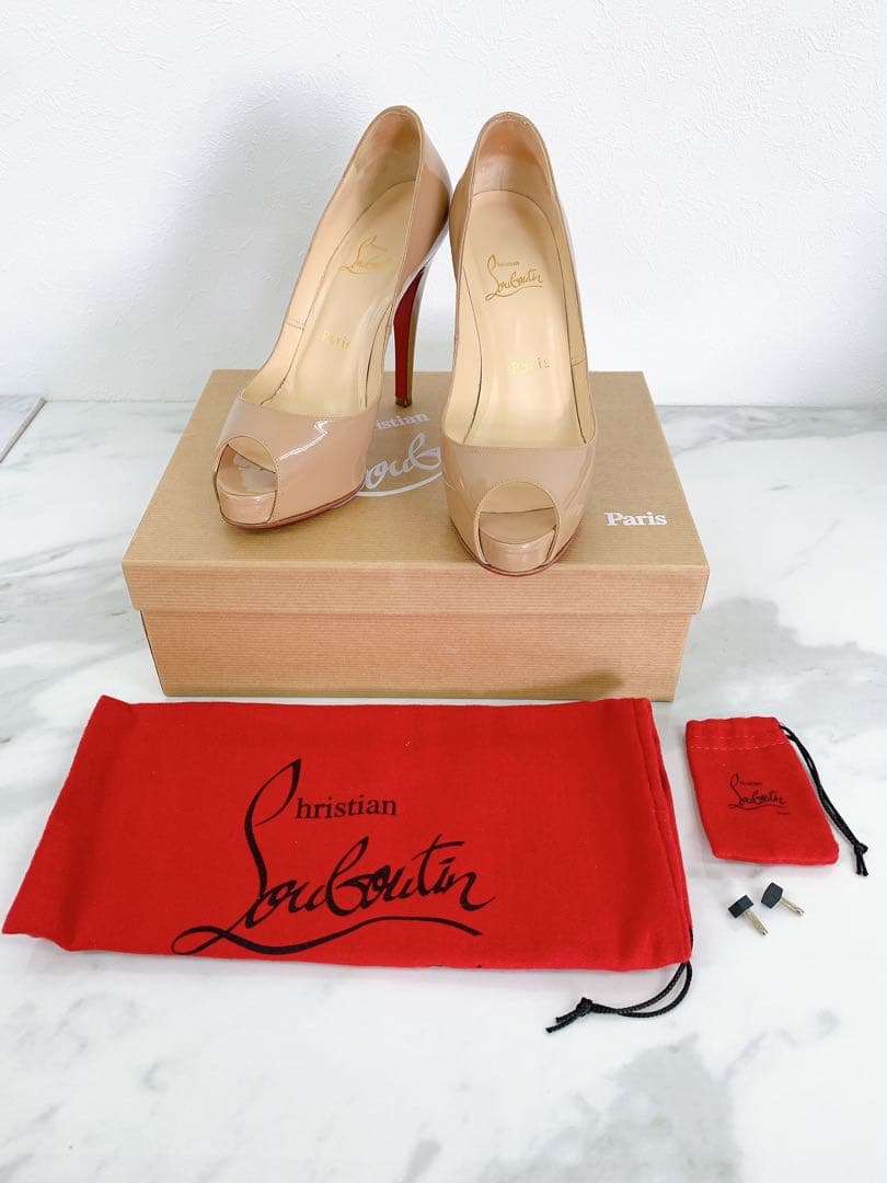 ＊Christian Louboutin オープントゥ ハイヒール　ベージュ