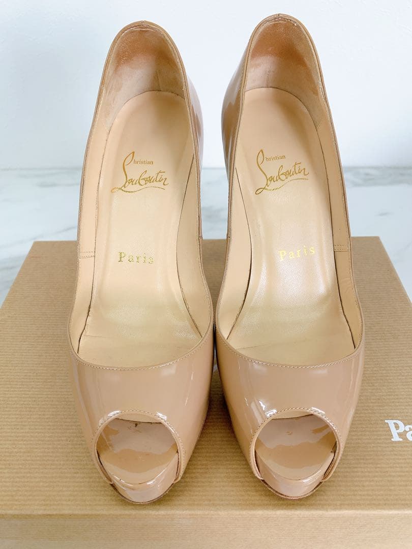 ＊Christian Louboutin オープントゥ ハイヒール　ベージュ