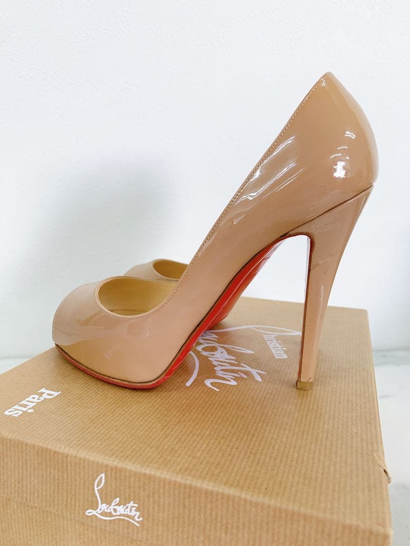 ＊Christian Louboutin オープントゥ ハイヒール　ベージュ