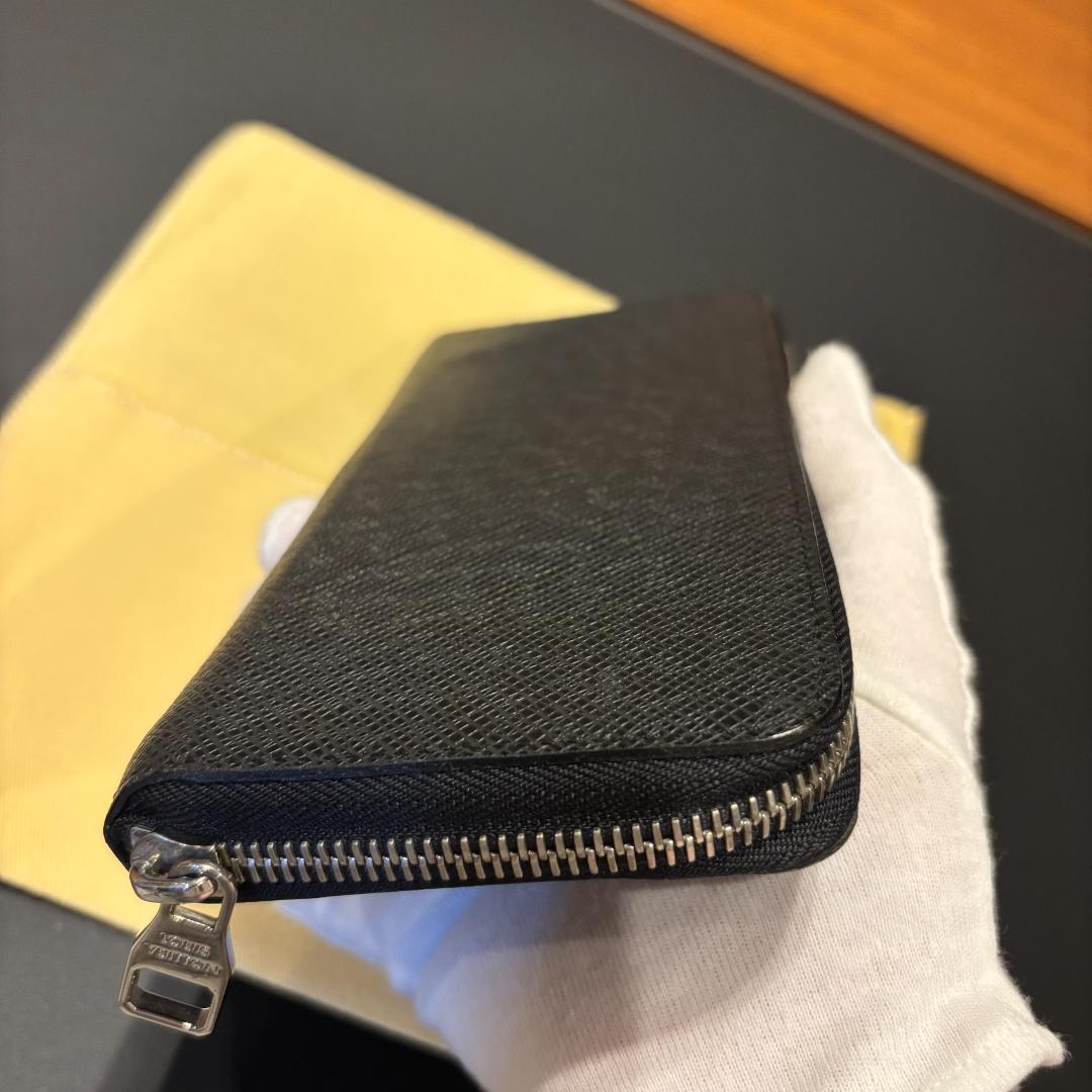 ルイヴィトン（LOUIS VUITTON）、長財布、タイガ、　ジッピー、新品同様