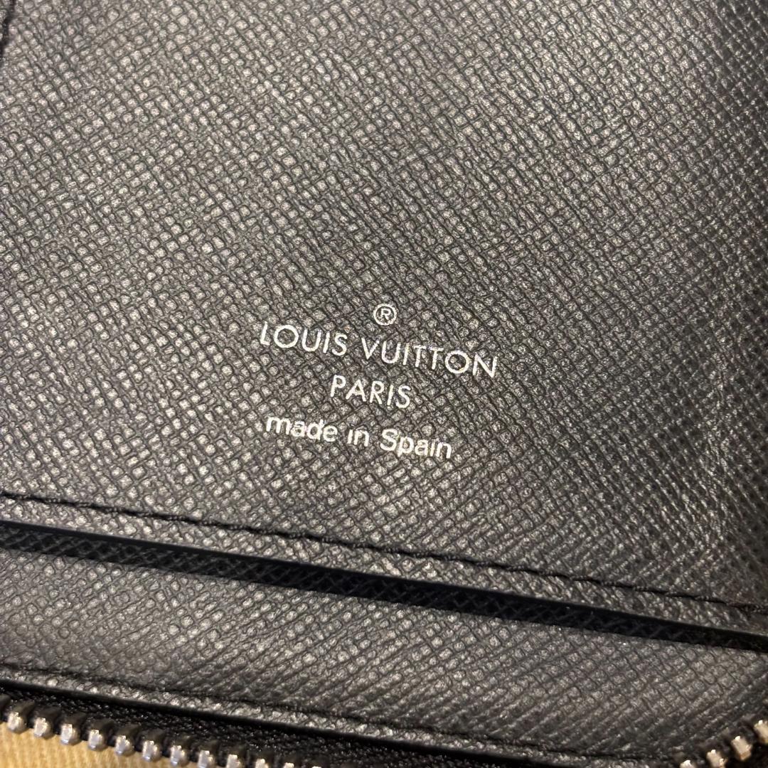 ルイヴィトン（LOUIS VUITTON）、長財布、タイガ、　ジッピー、新品同様