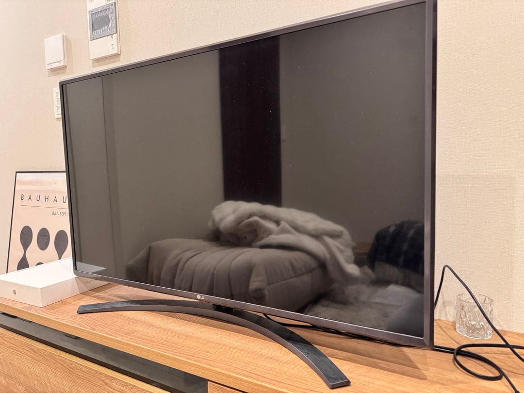LG 4K TV 本体