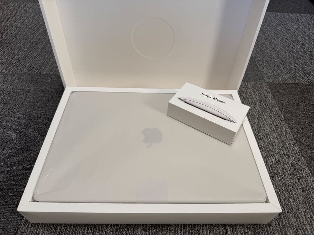 MacBook Air 15インチ M2 8GB 512GB マジックマウス付き