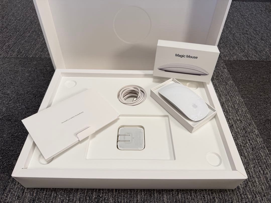 MacBook Air 15インチ M2 8GB 512GB マジックマウス付き